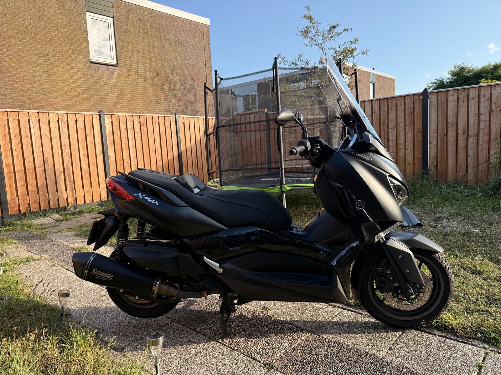 YAMAHA XMAX 400 /IRON MAX/Akra/Malossi/Alarm., Scooter, Sportuitlaat, Gebruikt, Particulier