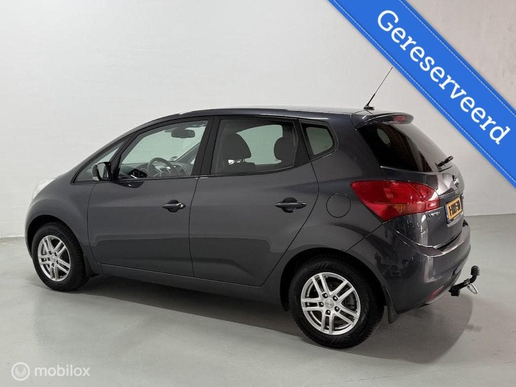 Kia Venga 1.4 CVVT ExecutiveLine | NAVI | ACHTERUITCAMERA, Voorwielaandrijving, Euro 5, Gebruikt, 4 cilinders