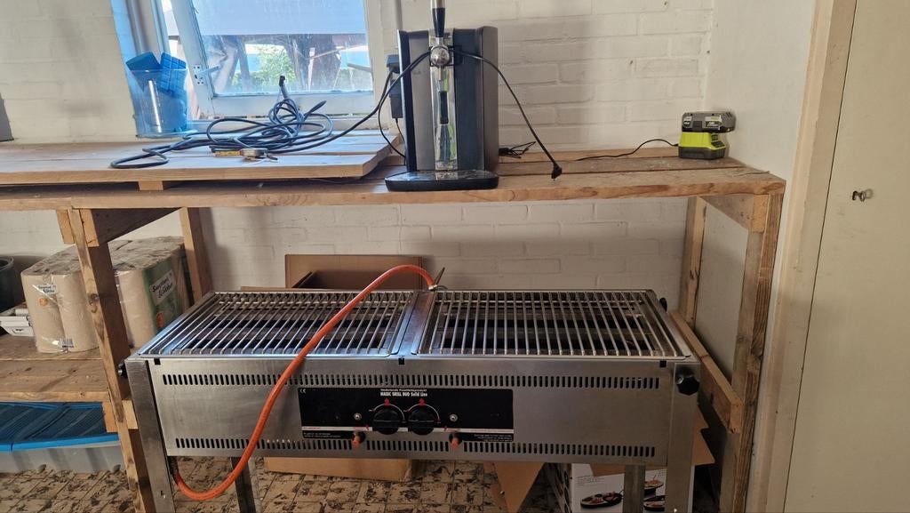 Professionele gasbarbecue - Ideaal voor feesten, Tuin en Terras, Ophalen, Gebruikt, Onbekend