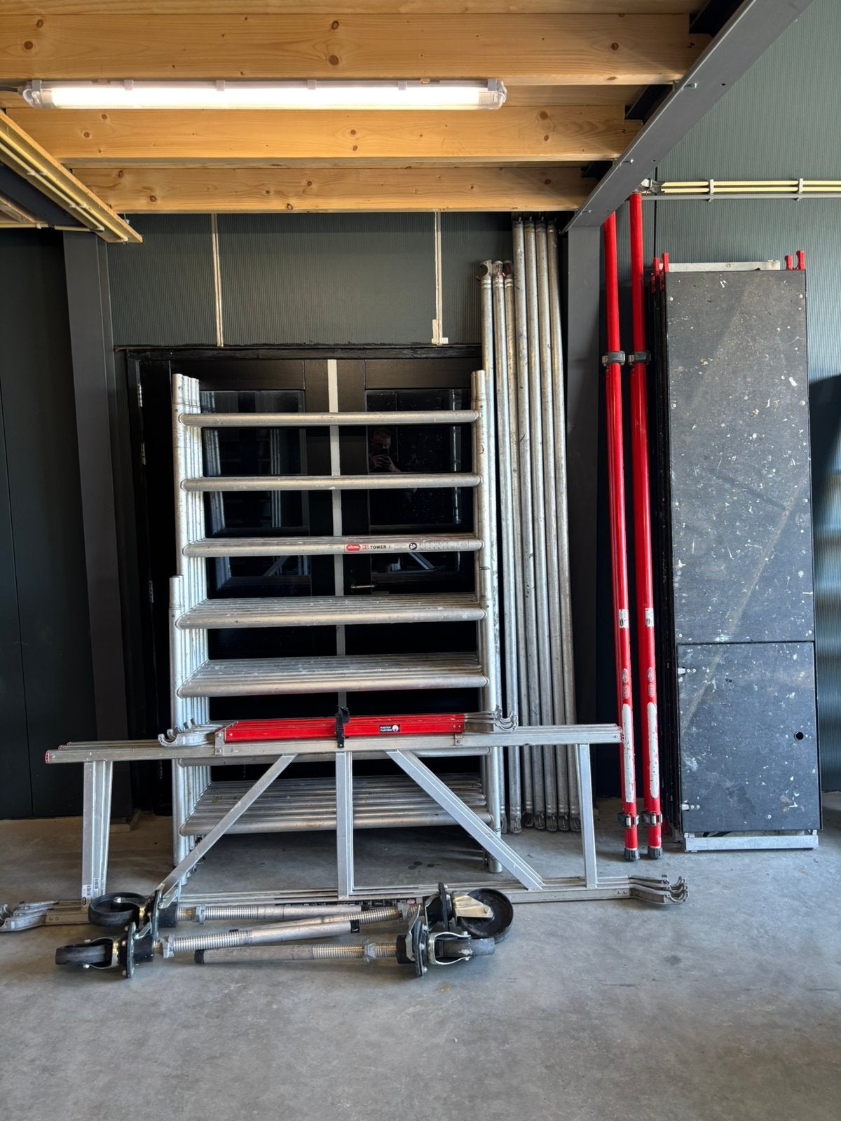 Altrex rolsteiger 9.2 m wh fiberdeck te koop, Ophalen, Gebruikt, Poortingaverhuur@gmail.com, 5 meter of hoger