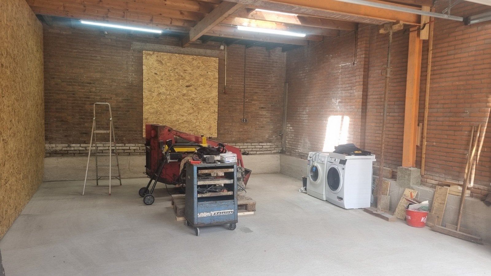 Werkplaats Bedrijfsruimte Camperstalling Hobbyruimte Garage, Zakelijke goederen, Bedrijfs Onroerend goed, 54 m², Huur, Bedrijfsruimte