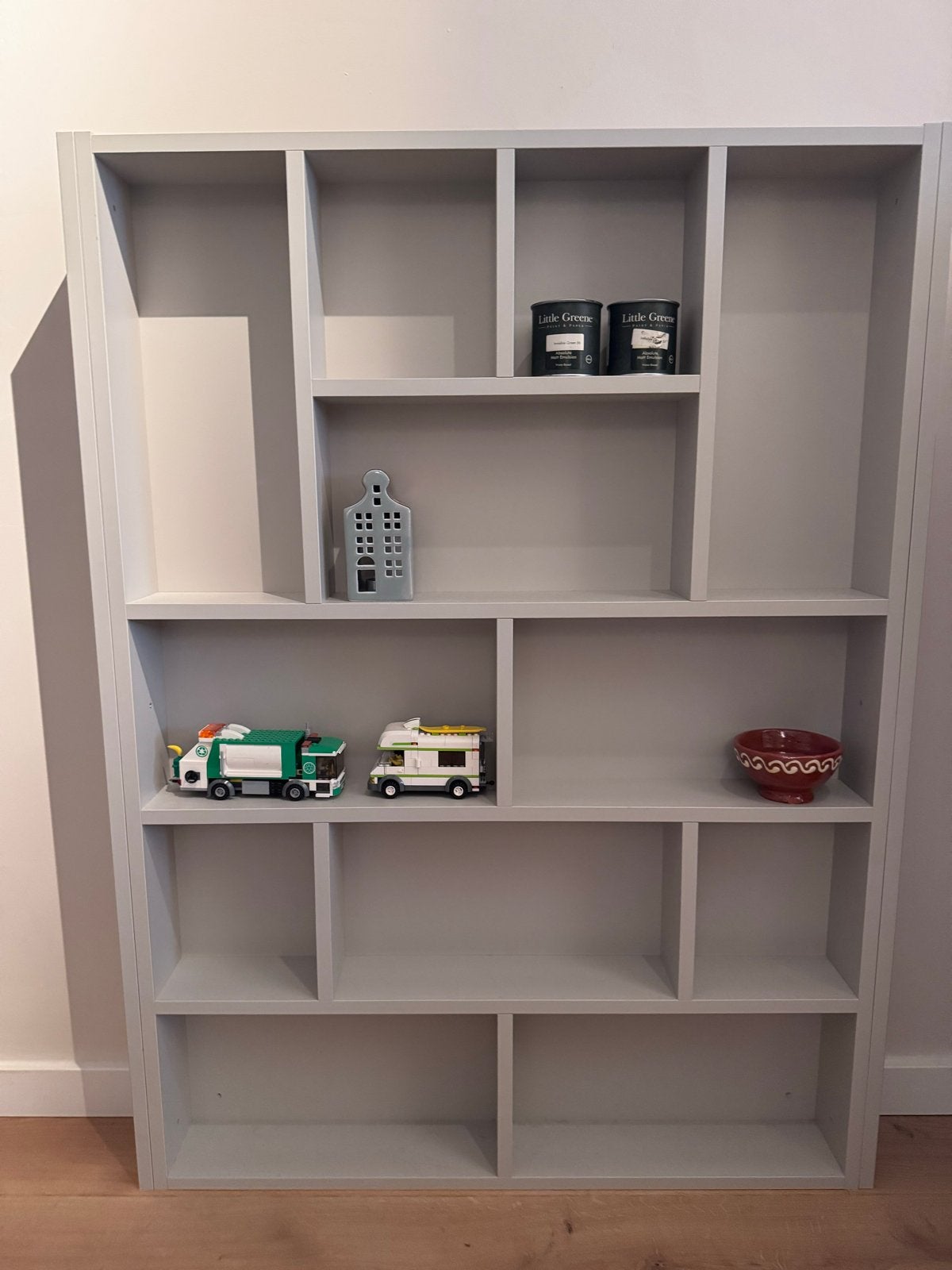 Stijlvolle Boekenkast met Diverse Vakken - Grijs, Huis en Inrichting, Kasten | Boekenkasten, Ophalen, Met plank(en), 100 tot 150 cm