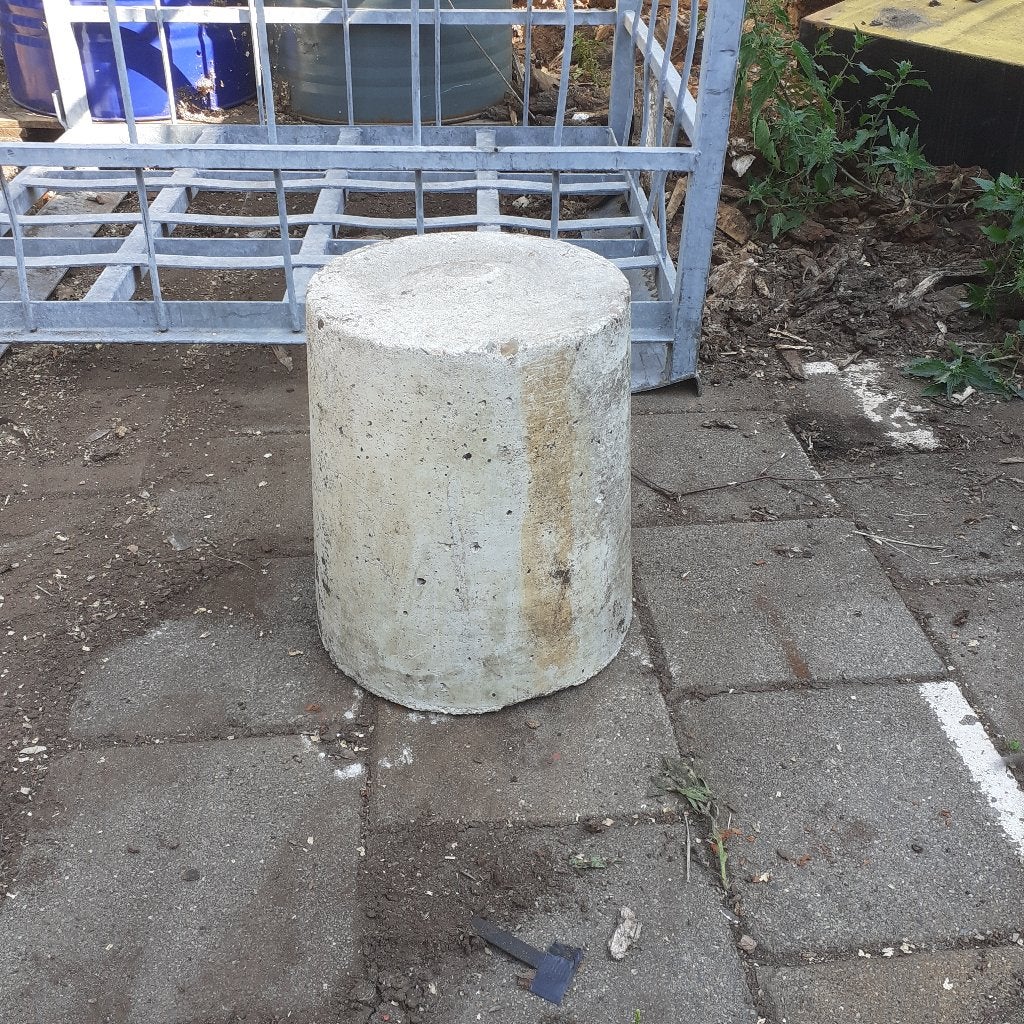 GRATIS betonsokkel betonvoet ca 40cm hoog rond, Ophalen, Gebruikt, Beton