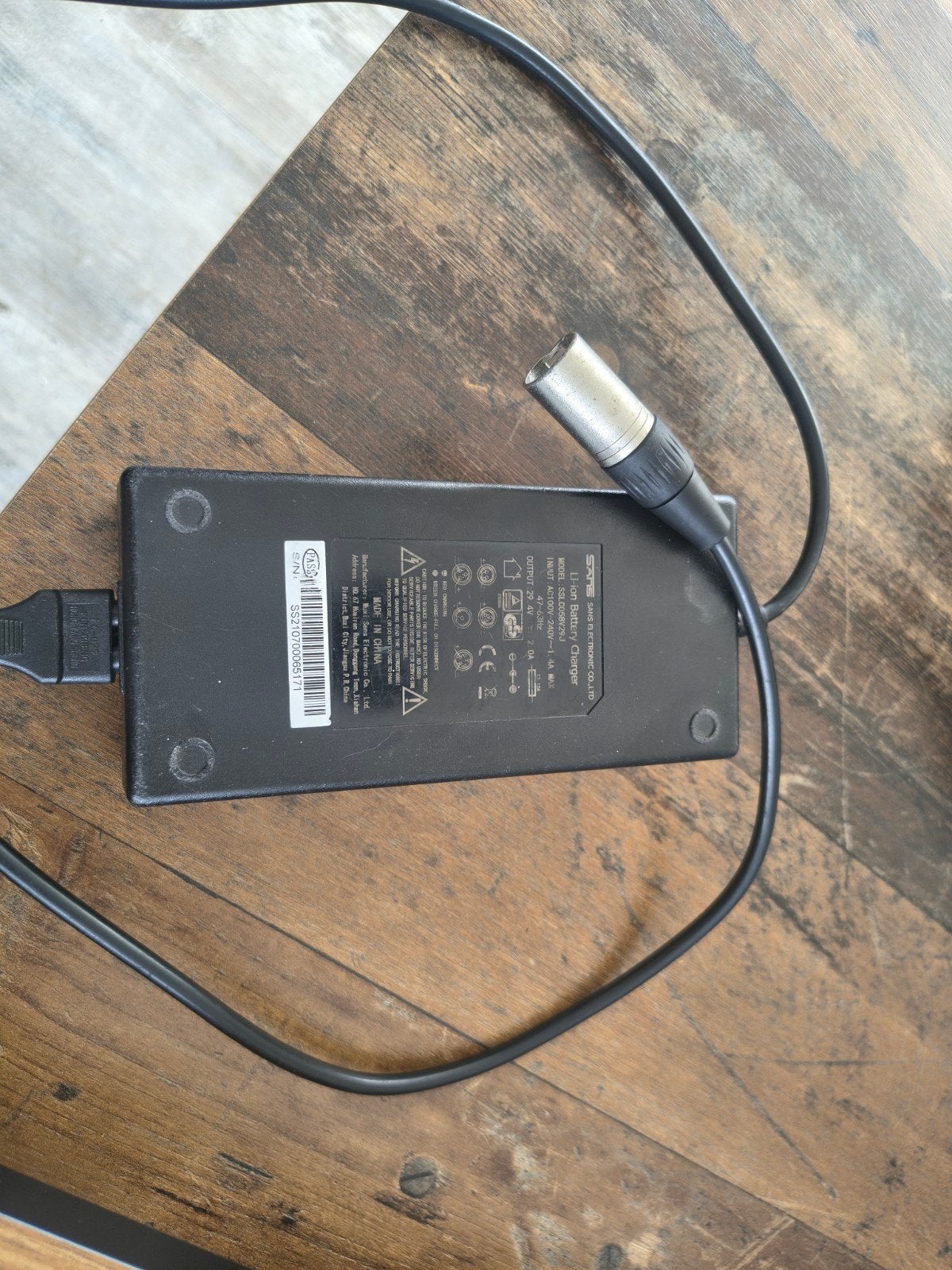 3 pins xlr oplader, Ophalen of Verzenden, Zo goed als nieuw