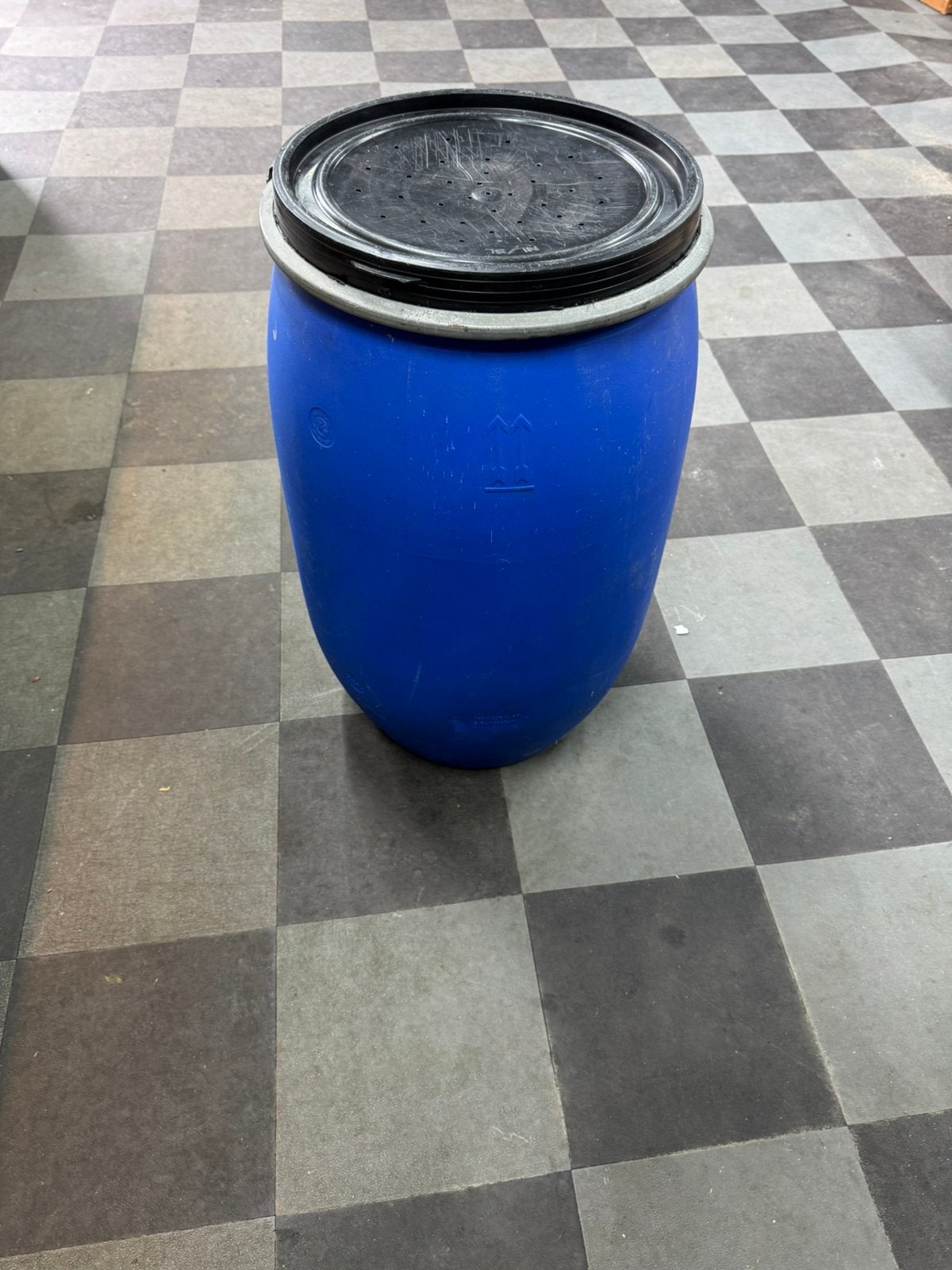 Kunststof blauwe ton, Tuin en Terras, Regentonnen, 150 liter of meer, Ophalen, Zo goed als nieuw, Kunststof