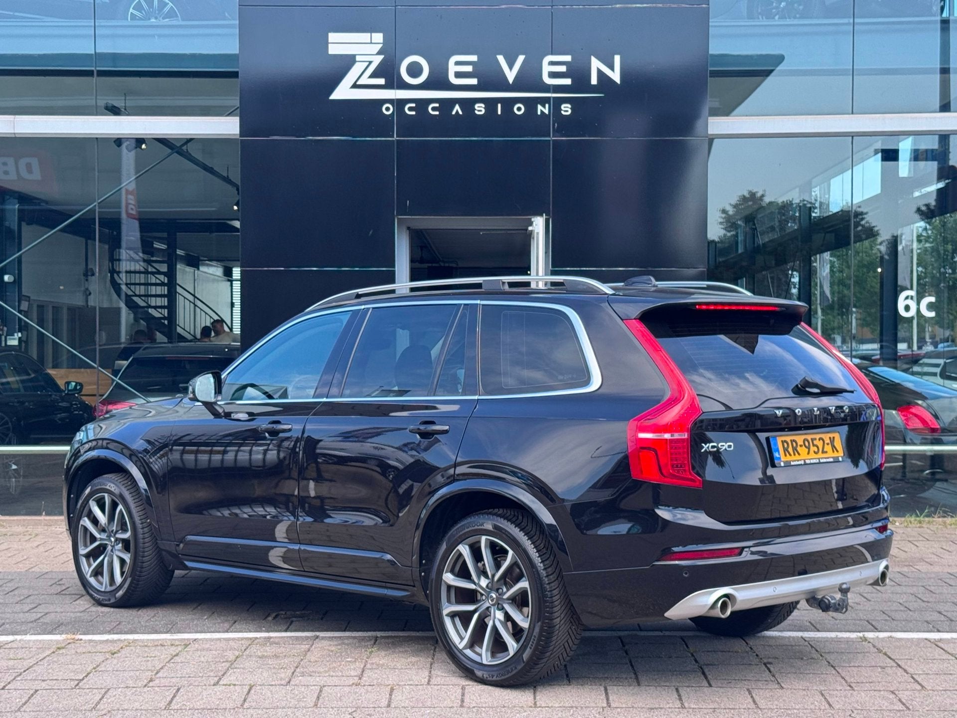 Volvo XC90 2.0 D4 90th Anniversary Edition, Auto's, Volvo, 1969 cc, 7 stoelen, Zwart, Bedrijf