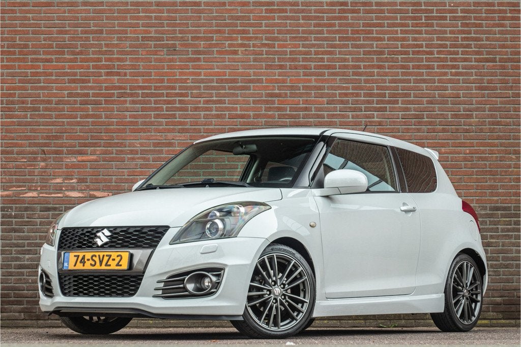 Suzuki Swift 1.6 136pk Sport, Origineel NL, Stoelverwarming,, Auto's, Voorwielaandrijving, Euro 5, Gebruikt, Zwart