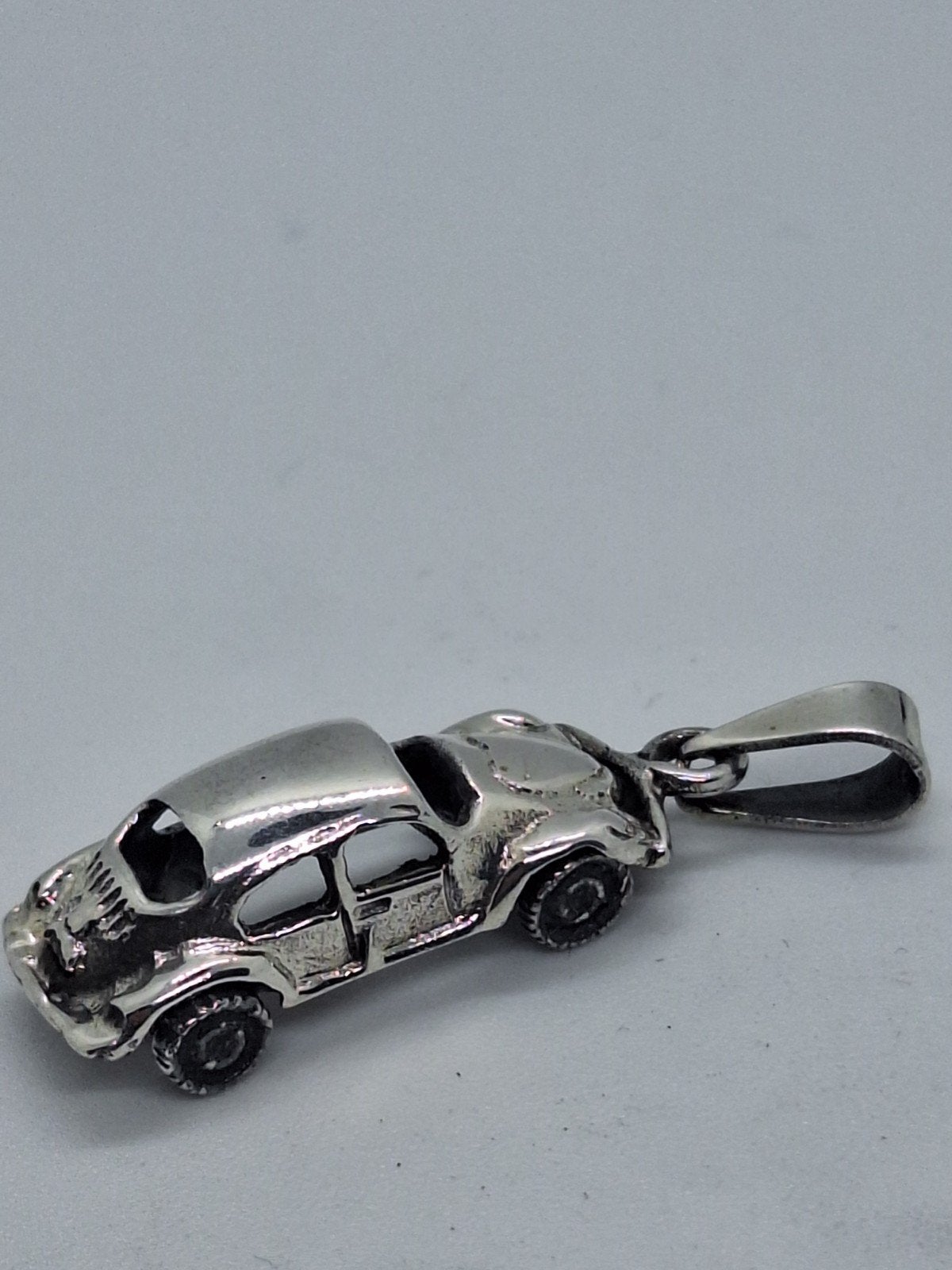 Zilveren Kever VW Hanger - Ruim 4 cm, Sieraden, Tassen en Uiterlijk, Ophalen of Verzenden, Zilver