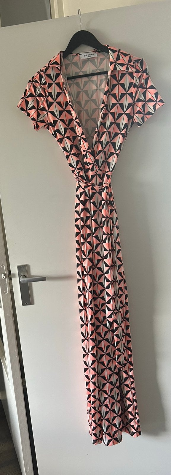 By Swan jumpsuit koraal, maat L, Kleding | Dames, Ophalen of Verzenden, Nieuw, Maat 42/44 (L), Meerkleurig