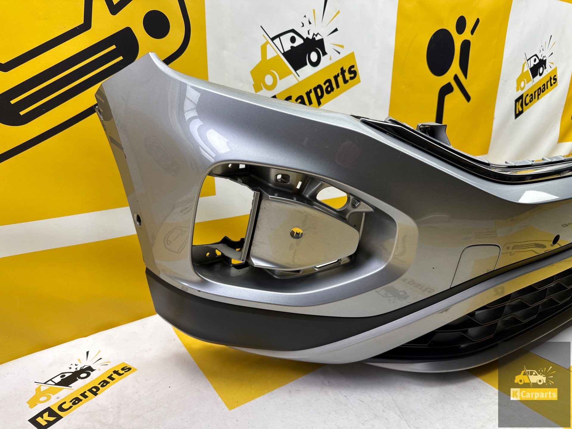 Voorbumper VW T-Roc 2GA Facelift 6xPDC 2GA807221 Bumper 21+, Auto-onderdelen, Gebruikt, Volkswagen AG, Bumper, Berliner Ring 2
38440  Wolfsburg, DE