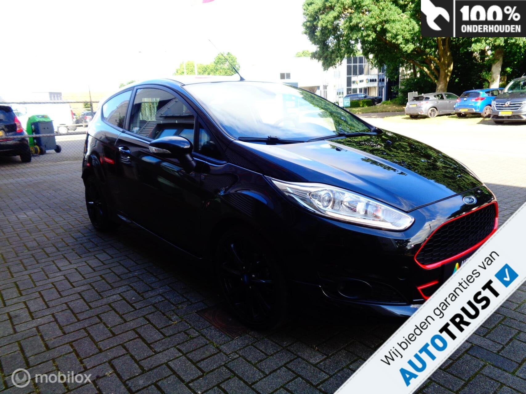 Foto 2 van Ford Fiesta 1.0 EcoBoost Black Edition