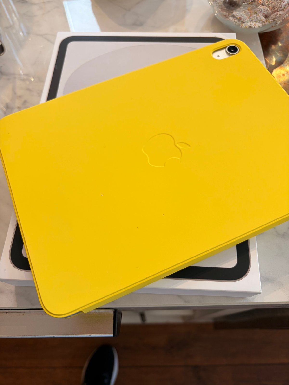 ⁠iPad (A16) 128GB Cellular + Apple Cover (Zo goed als nieuw), Apple iPad, 11 inch, Nieuw, Ophalen of Verzenden