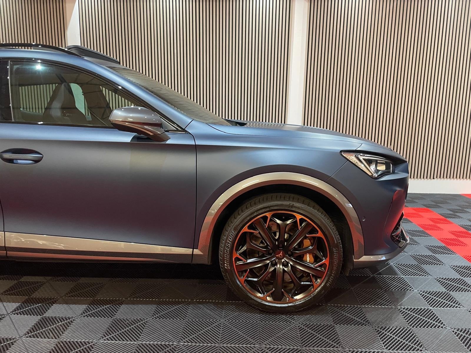 CUPRA Formentor 1.4 e-Hybrid VZ Copper Edition Pano Cam Led, Auto's, Automaat, Gebruikt, Zwart, 4 cilinders