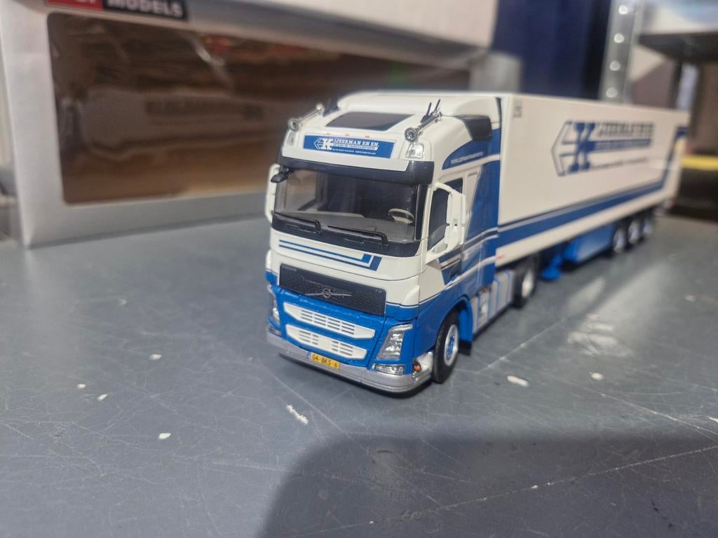 Volvo met koeltrailer wsi van ijzerman transport, Hobby en Vrije tijd, Modelauto's | 1:50, Ophalen of Verzenden