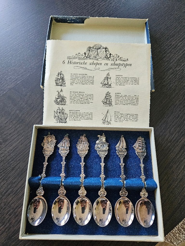 Te koop 6 zilveren lepeltjes met historische schepen, Ophalen of Verzenden