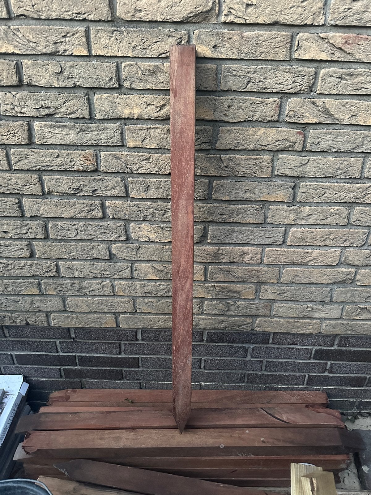 22 stuks Azobe palen, gepunt 5x5x100 cm + restanten, Ophalen, Gebruikt, Palen, Hardhout