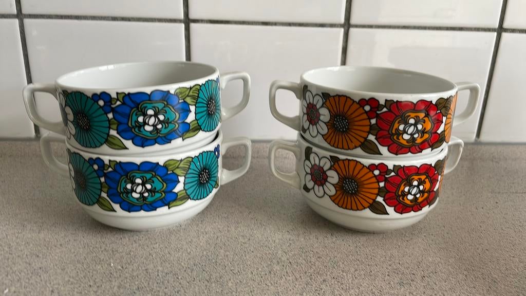 Monopoli Italië mok kom porselein retro, Huis en Inrichting, Keuken | Servies, Ophalen of Verzenden, Zo goed als nieuw, Kom(men)