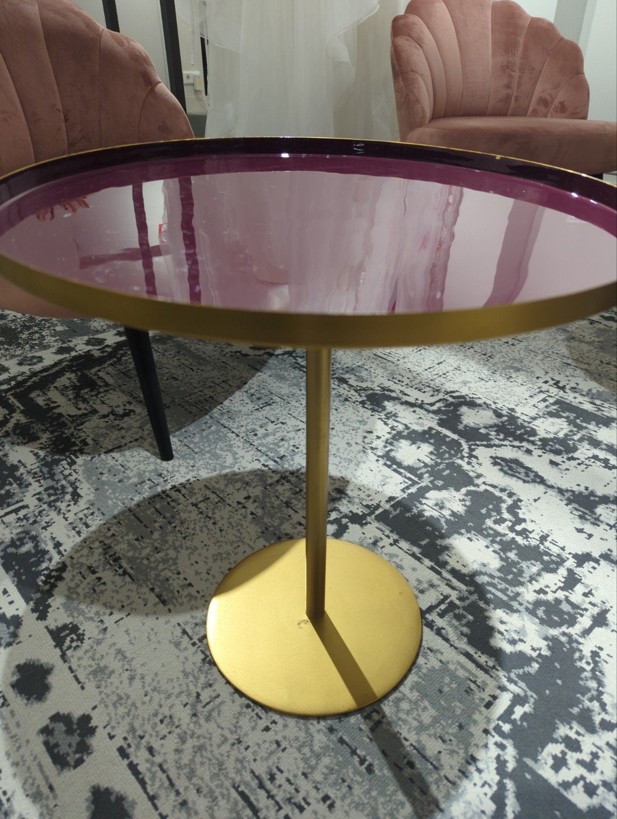 Rond bijzettafeltje met gouden onderstel, Ø 51 cm, H 55 cm, 45 tot 60 cm, Minder dan 55 cm, Gebruikt, Metaal of Aluminium