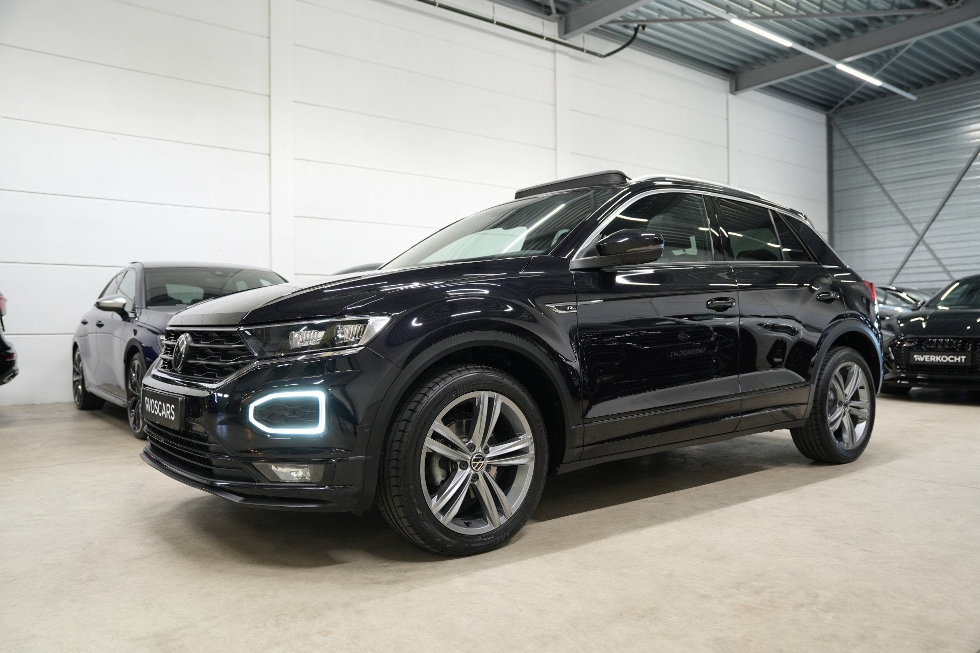 Volkswagen T-Roc 1.5 TSI 3x R-Line DSG * Trekhaak - Pano - V, Dealer onderhouden, 4 cilinders, Leder en Stof, Zwart