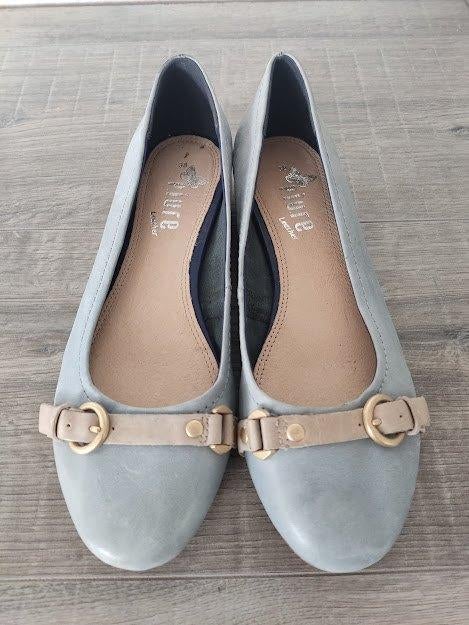 Piure lederen grijze dames ballerina`s, Kleding | Dames, Schoenen, Zo goed als nieuw, Piure, Grijs, Ballerina's