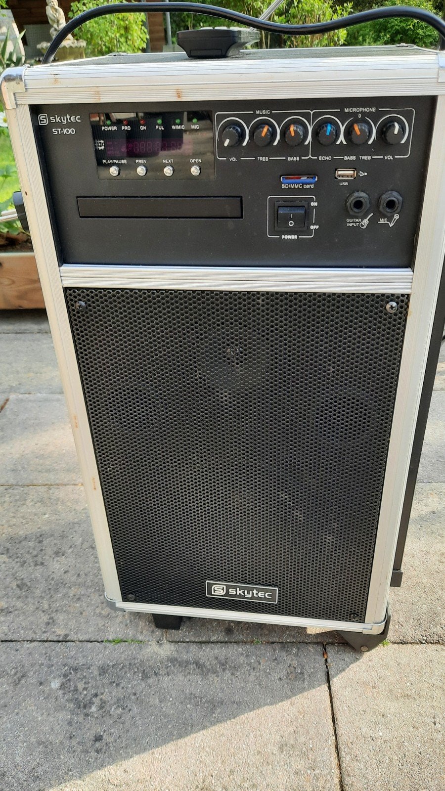 Skytec ST-100 250W Mobiele Versterker met draadl. Microfoons, Ophalen