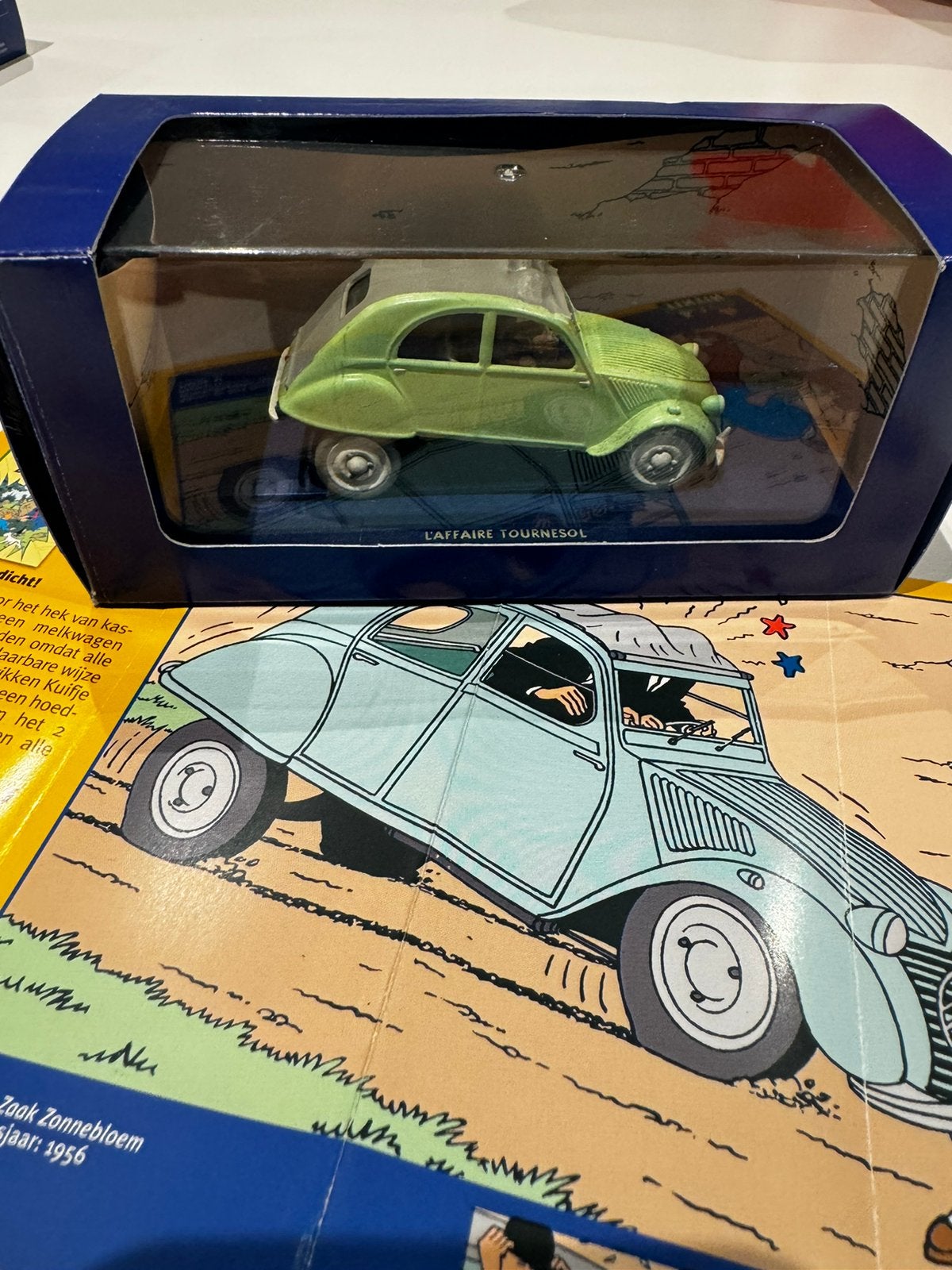 Kuifje auto 1:43 de Citroën 2cv uit zaak zonnebloem, Ophalen of Verzenden, Kuifje, Zo goed als nieuw, Beeldje of Figuurtje