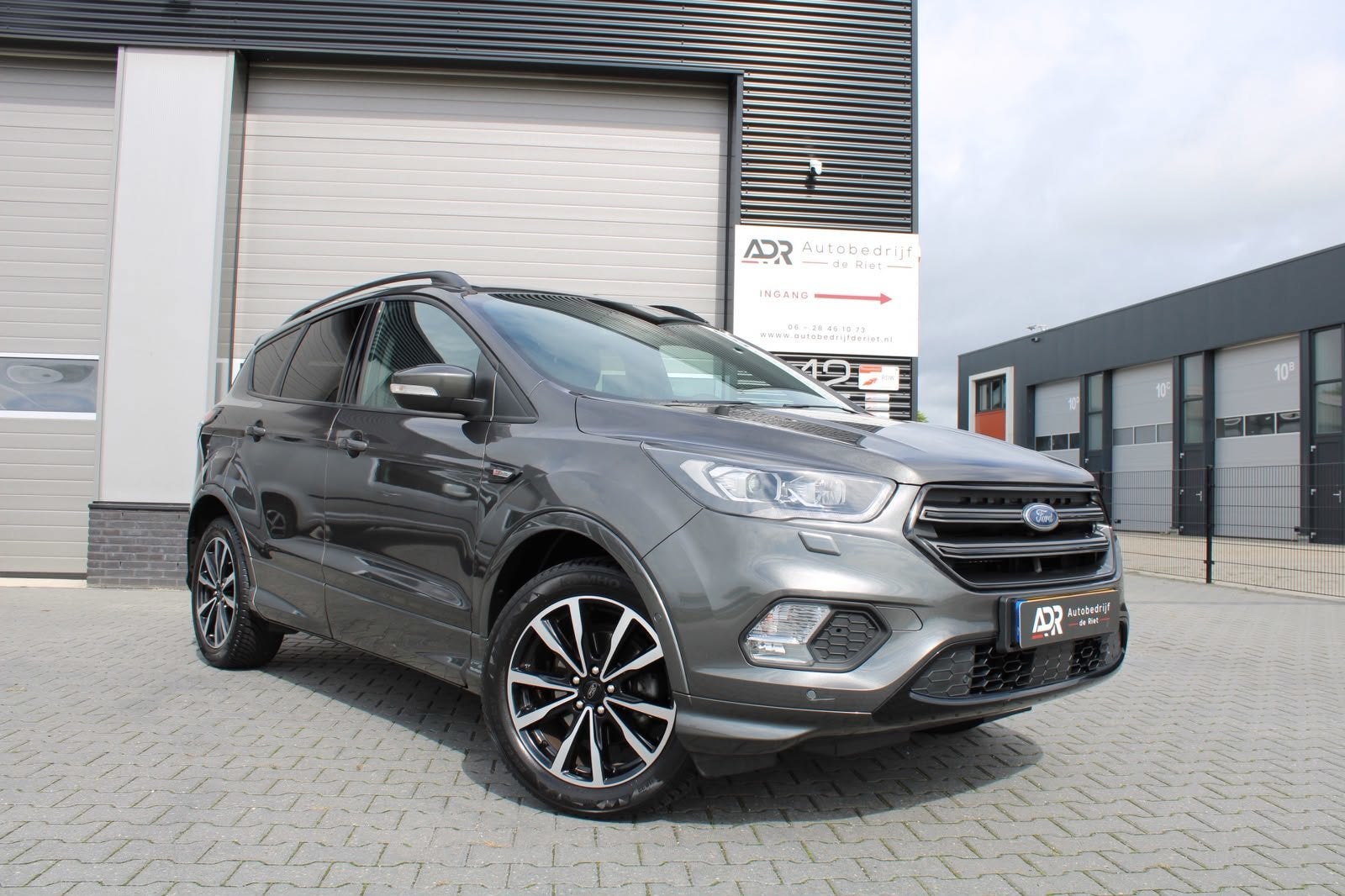 Ford KUGA 1.5 EcoBoost 150PK|ST-LINE|18''LM|CAMERA|WINTERPAC, Auto's, Voorwielaandrijving, Dealer onderhouden, 4 cilinders, Alcantara