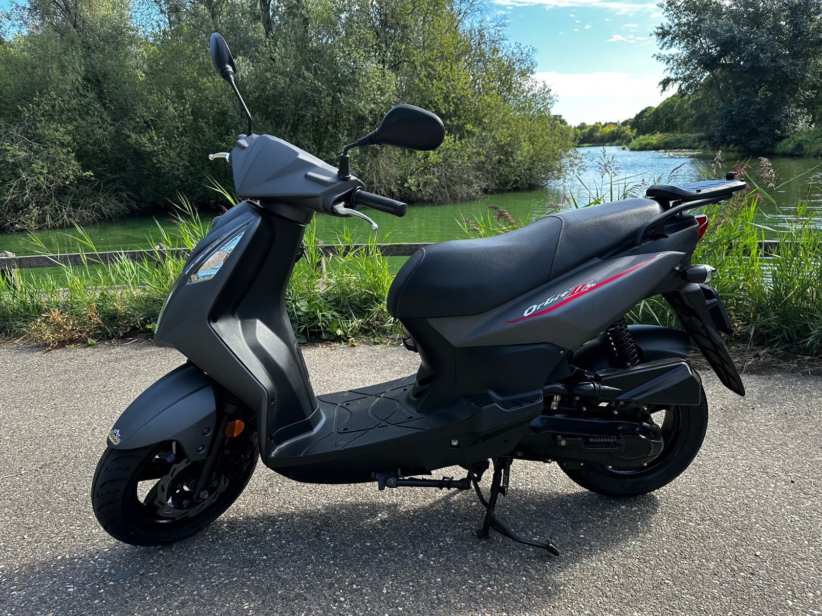 Scooter SYM ORBIT 2 blauw kenteken kleur grijs, Fietsen en Brommers, Ophalen, Zo goed als nieuw, Benzine, 50 cc