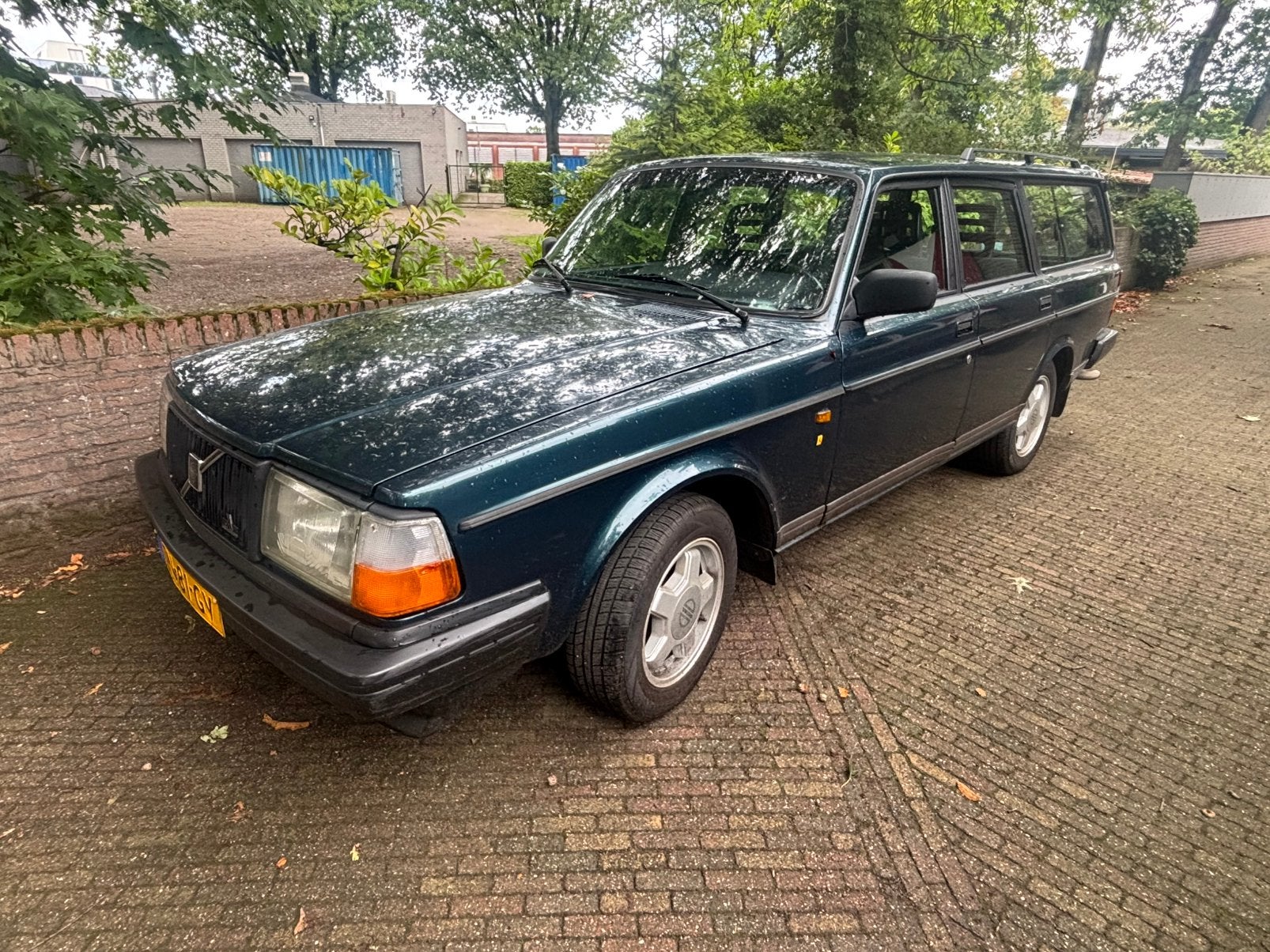 Volvo 240 2.3 GL 1991 apk 2028, Auto's, Automaat, 4 cilinders, Beige, 650 kg
