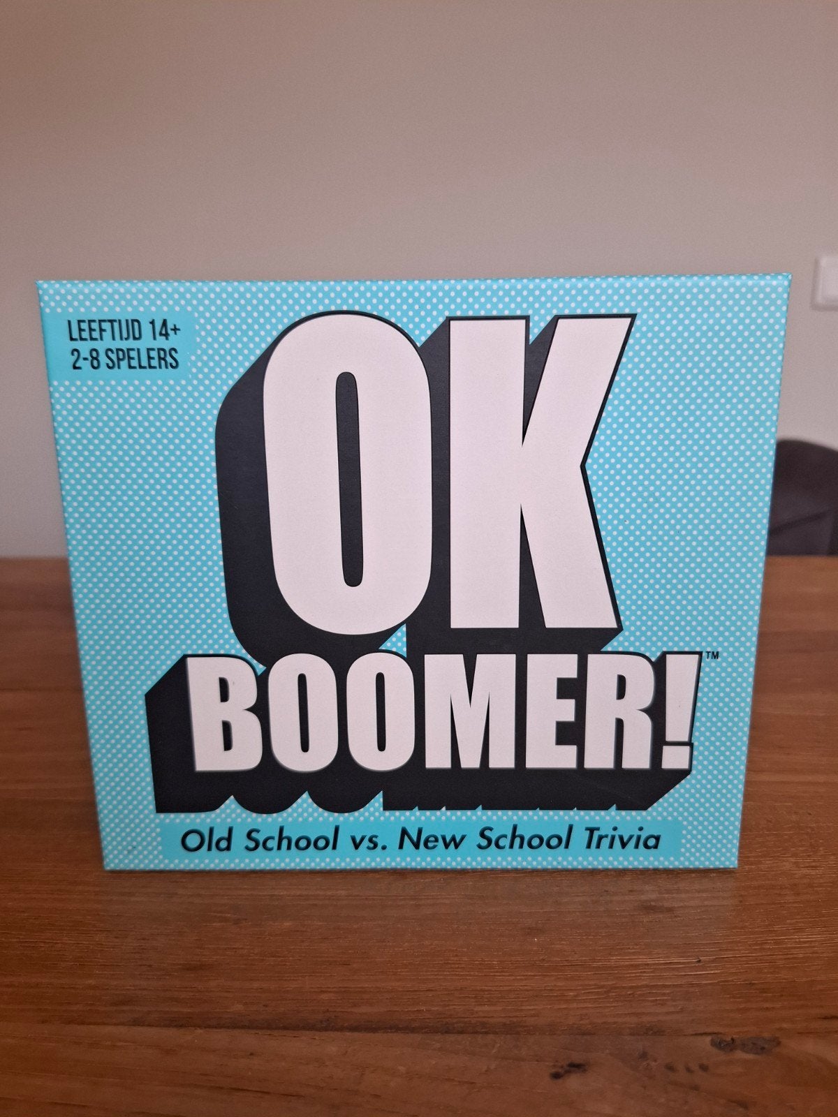 OK Boomer! Old School vs. New School Trivia Bordspel, Drie of vier spelers, Ophalen of Verzenden, Zo goed als nieuw