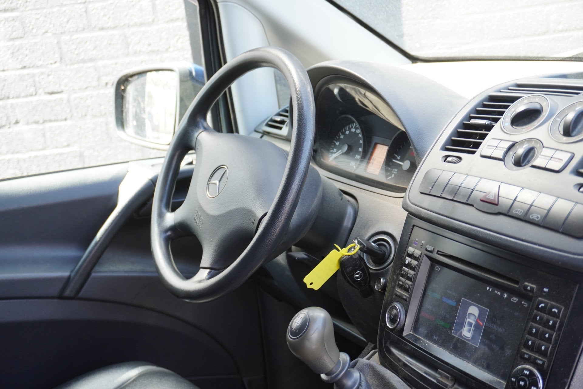 Mercedes-Benz Vito 110 CDI Lang - Airco - Cruise - Imperiaal, Auto's, Euro 5, Achterwielaandrijving, Gebruikt, Zwart