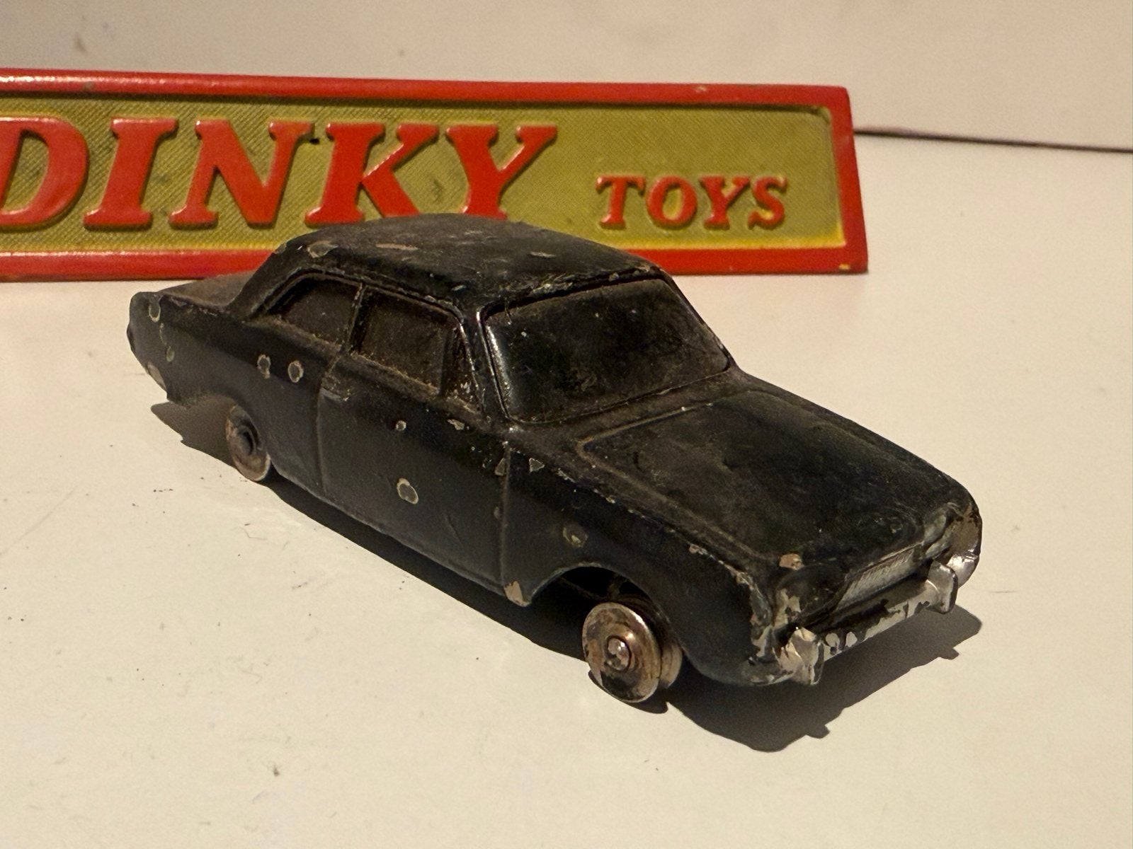 Dinky Toys Ford Taunus 17M - Zwart - Gebruikt, Ophalen of Verzenden, Gebruikt, Auto