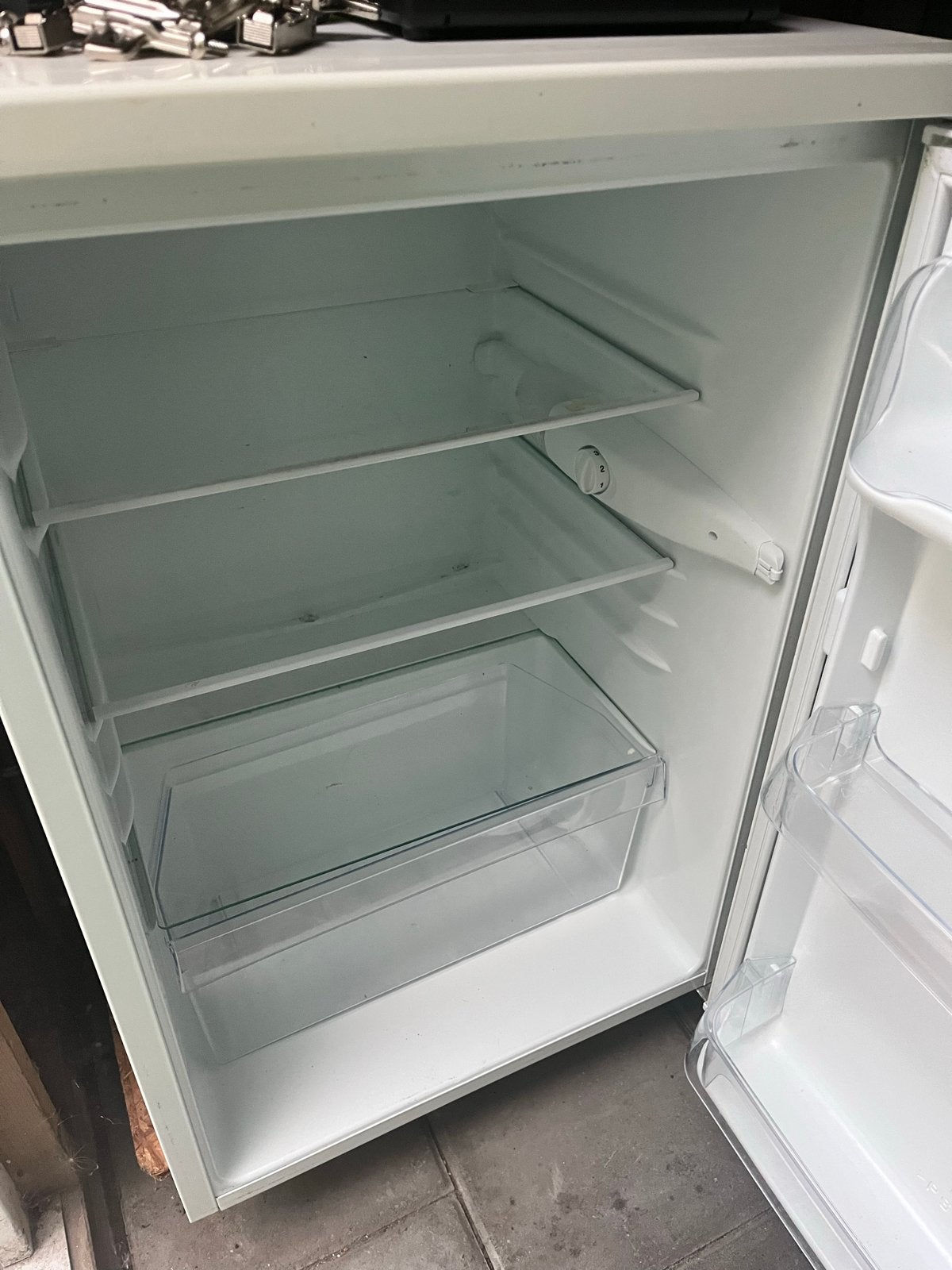 Zanussi Koelkast - Compact en Efficiënt, 75 tot 100 liter, 45 tot 60 cm, Ophalen, 85 tot 120 cm