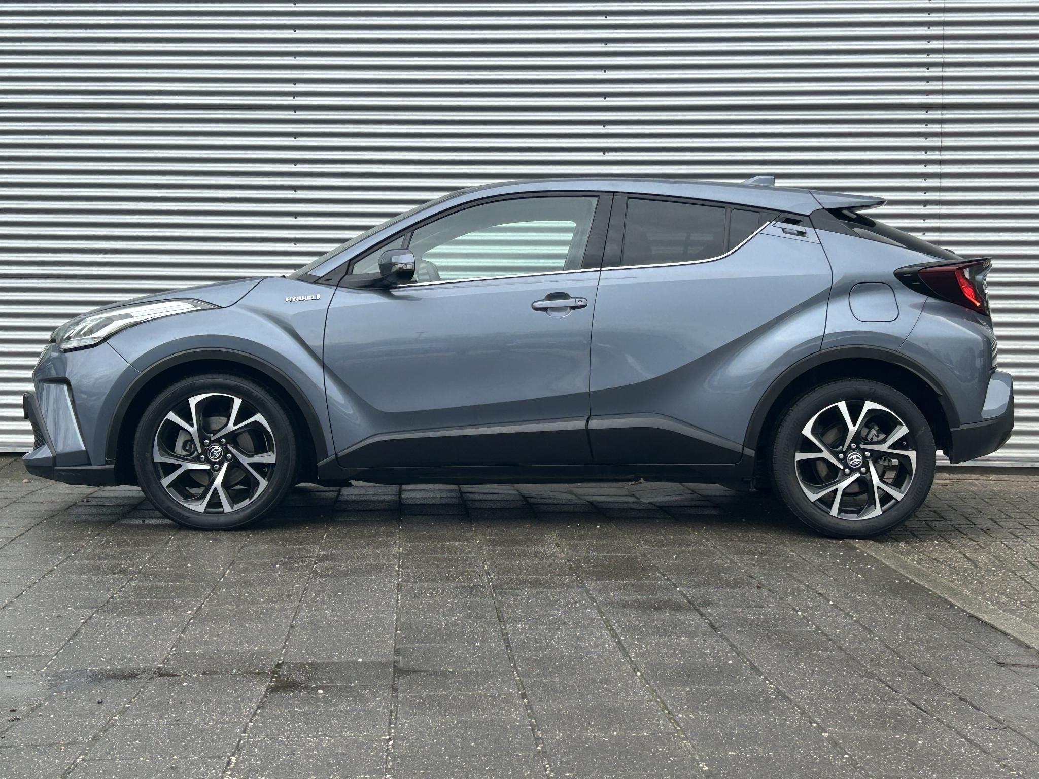Toyota C-HR 1.8 Hybrid Active | Led | Camera | PDC | CruiseC, Stof, Euro 6, 4 cilinders, 122 pk