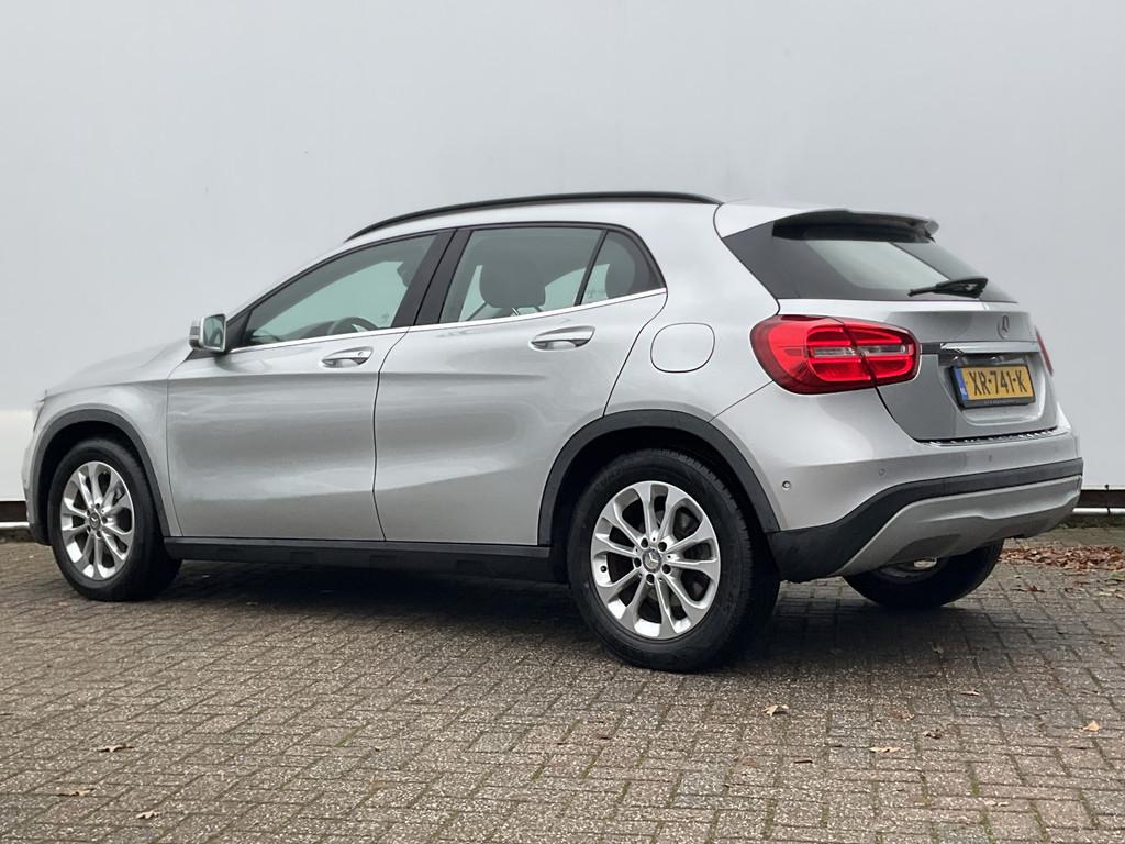 Mercedes-Benz GLA 200 157pk Ambition Leder Stoelverwarming N, Voorwielaandrijving, Gebruikt, Bedrijf, Handgeschakeld