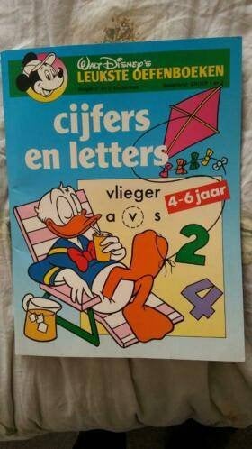 walt disney's leukste oefenboek 4-6 jaar + krasblok knabbel, Ophalen of Verzenden, Overige figuren, Zo goed als nieuw, Papier, Kaart of Schrift