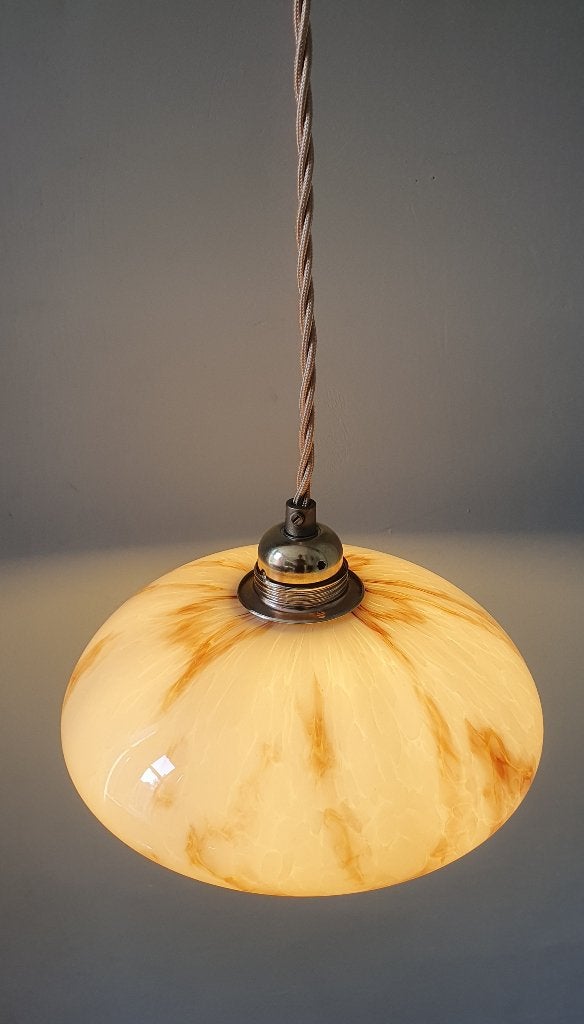 Vintage hanglamp van opaline glas in Art Deco stijl., Zo goed als nieuw, Antiek, Art Deco, Vintage, Glas, E27 (groot)