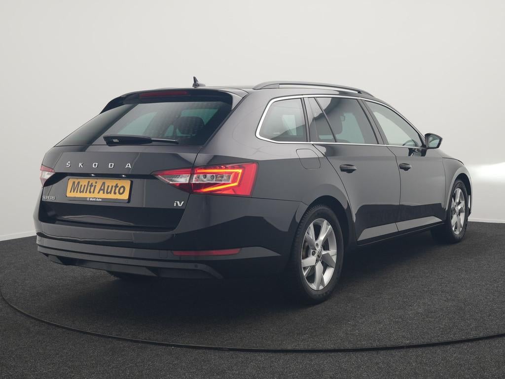 Skoda Superb Combi 1.4 TSI iV Business Edition PHEV 218pk De, Auto's, Stof, Gebruikt, 4 cilinders, Zwart