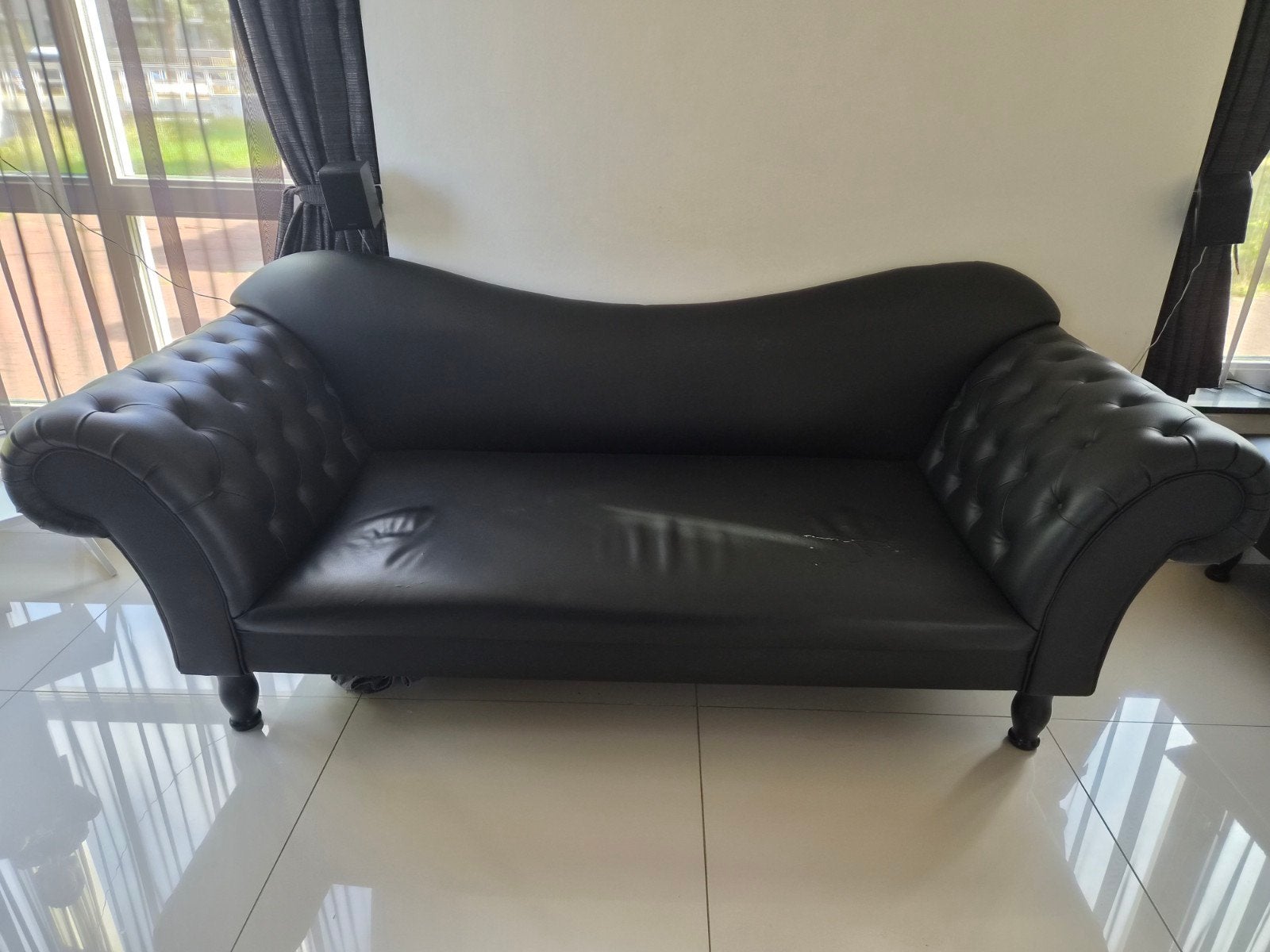 Zwarte Chesterfield bank - Beschadigd, Huis en Inrichting, Ophalen, Gebruikt, 150 tot 200 cm, Chesterfield