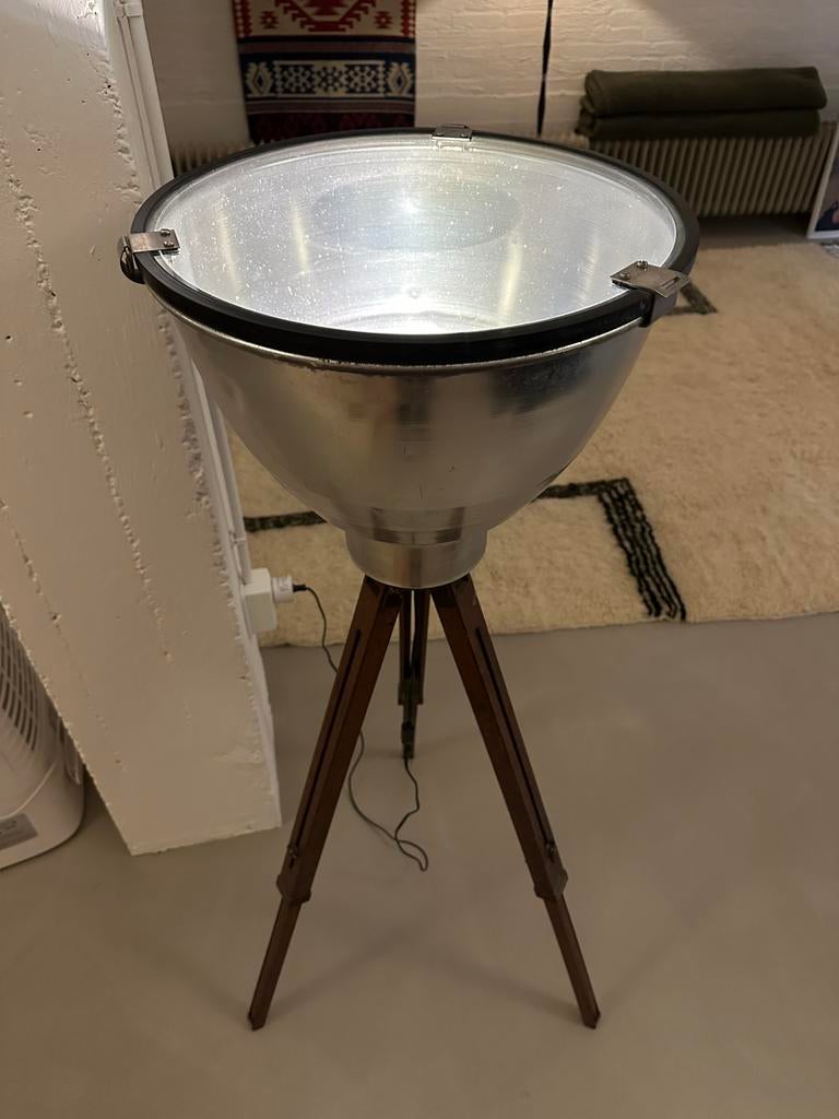 Vintage tripod vloerlamp, industriële staande lamp, Huis en Inrichting, Lampen | Vloerlampen, Ophalen, Gebruikt, I, I