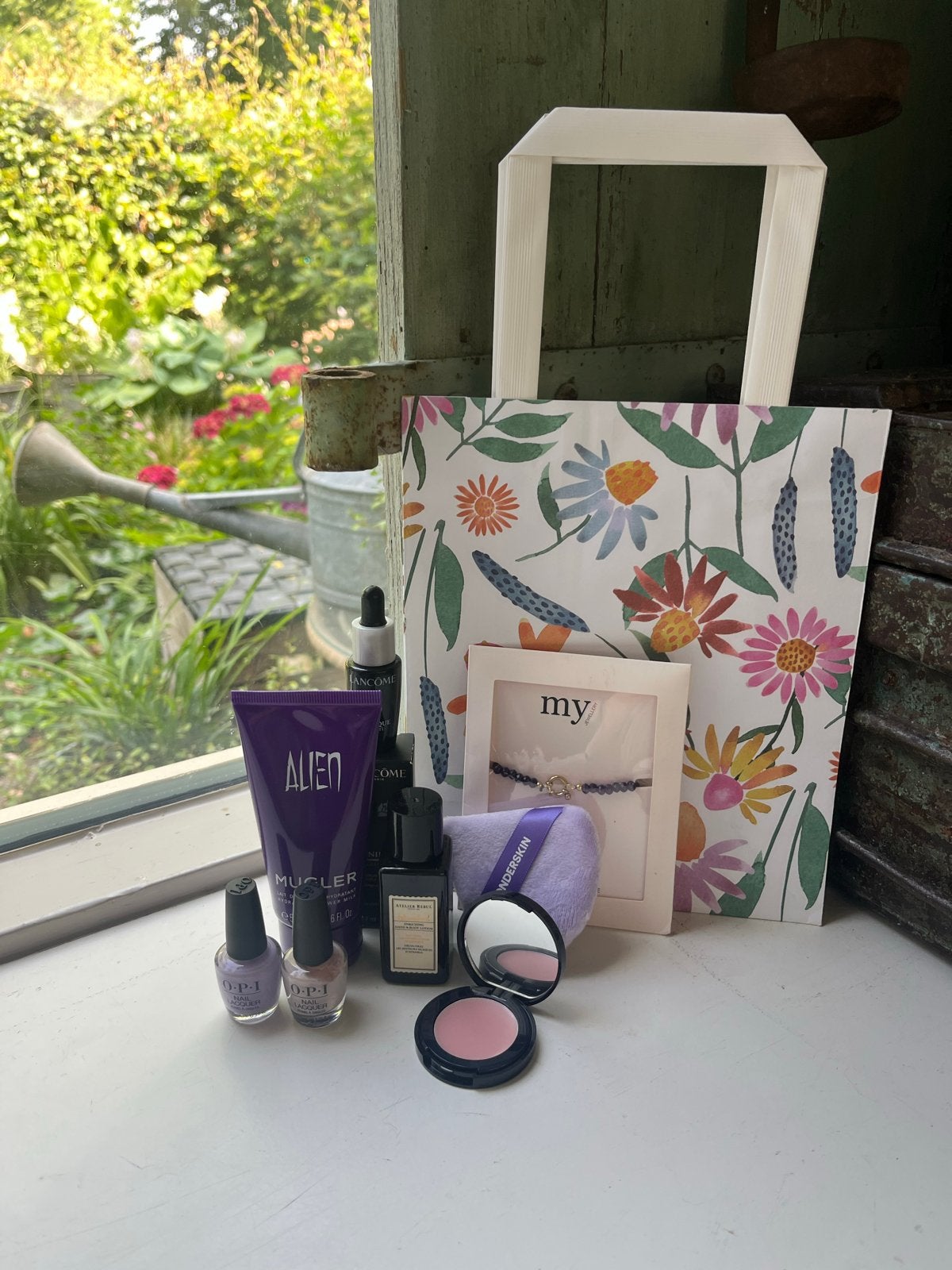 Luxe Beauty Pakket met Make-up, Nagellak en Sieraden, Ophalen of Verzenden, Nieuw, Bad & Douche