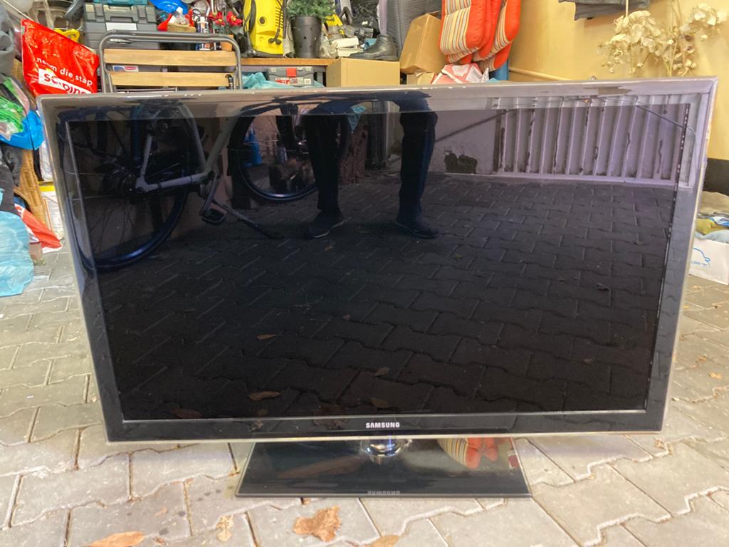 Samsung 46 inch LED tv. Type .UE46C5100QW serie., Ophalen, 50 Hz, Zo goed als nieuw, Samsung