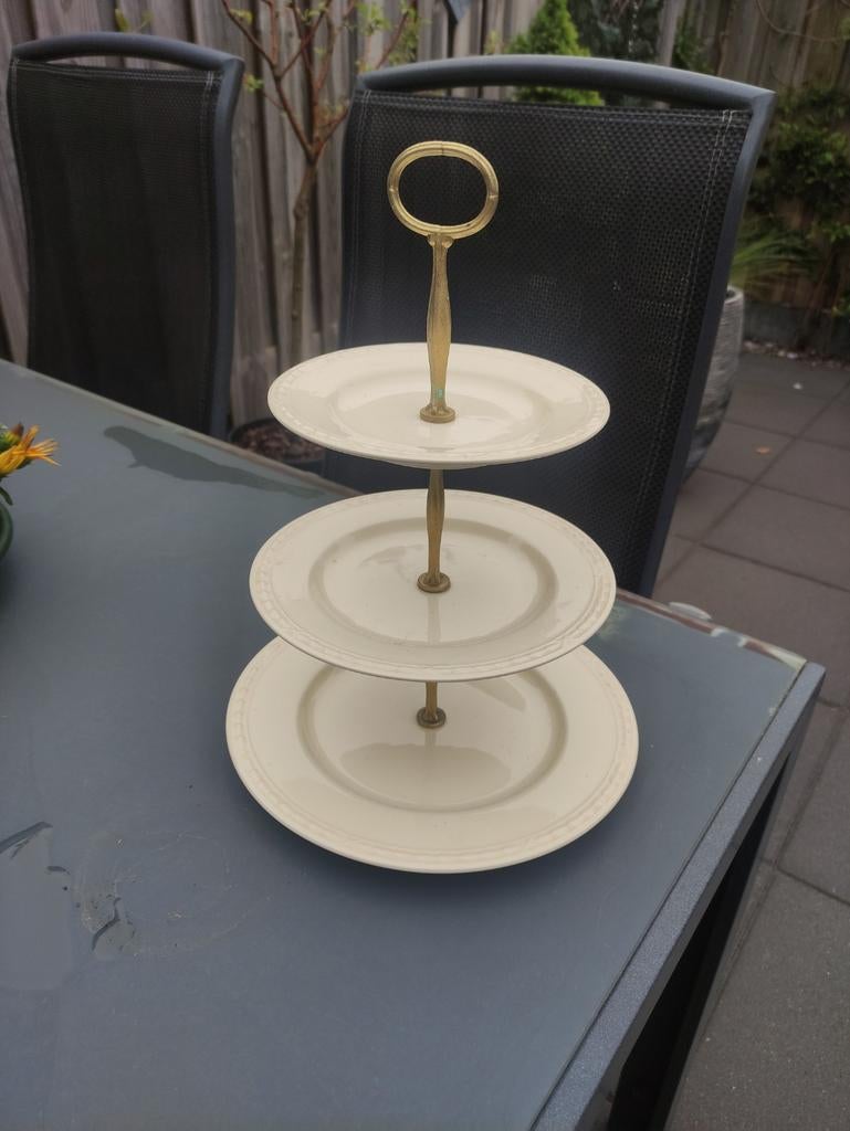 Etagere, Ophalen