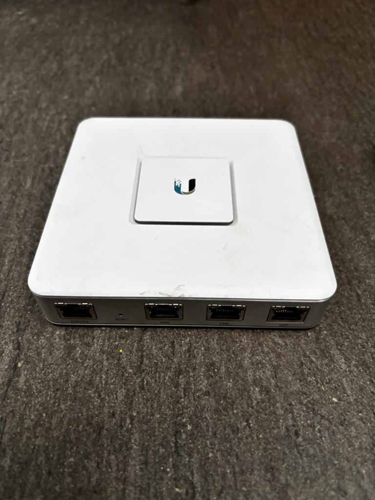 Unifi Secure Gateway USG 2 stuks, Computers en Software, Ophalen, Zo goed als nieuw