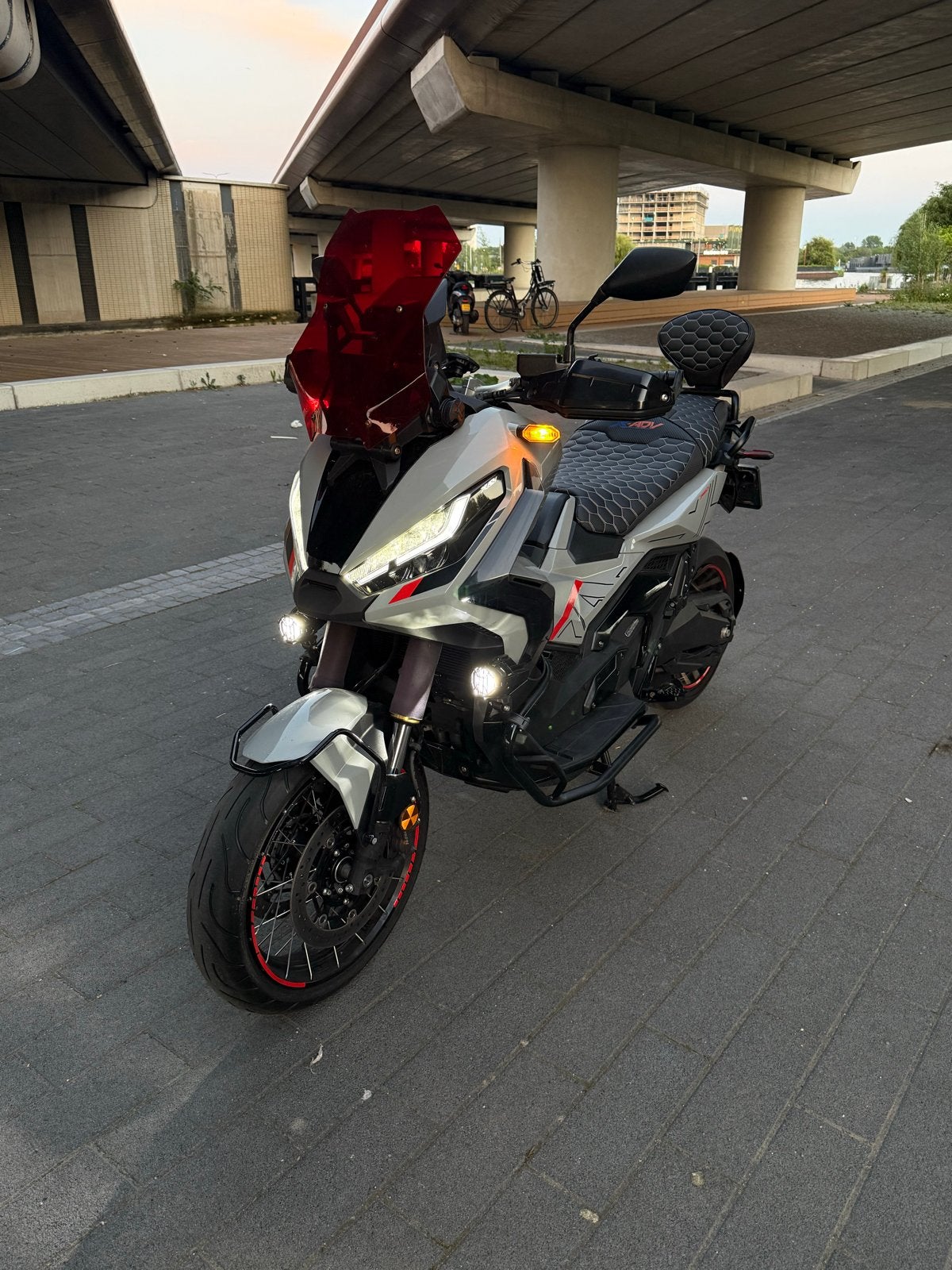 Honda X-ADV 750 NARDO/AKRA/2023/ALARM/FULL OPTION, Motoren, Gebruikt, Particulier, Meer dan 35 kW, Minimaal motorrijbewijs A2