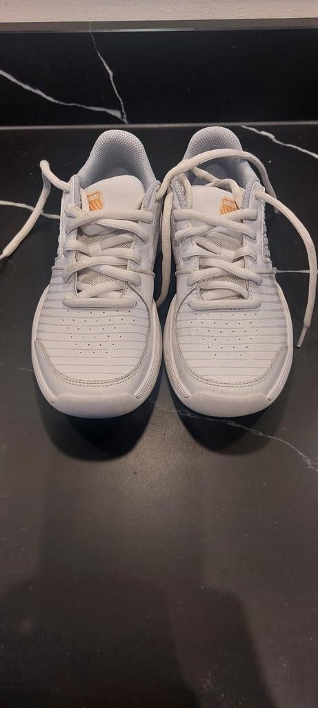 K-Swiss indoor tennisschoenen maat 36 zo goed als nieuw, Ophalen of Verzenden, Zo goed als nieuw, Schoenen, K-Swiss