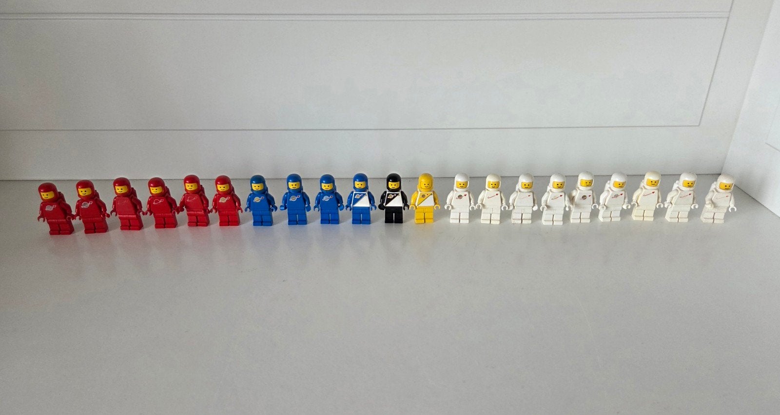 Lego space minifigures partij 21 stuks, Ophalen of Verzenden, Nieuw, Staal