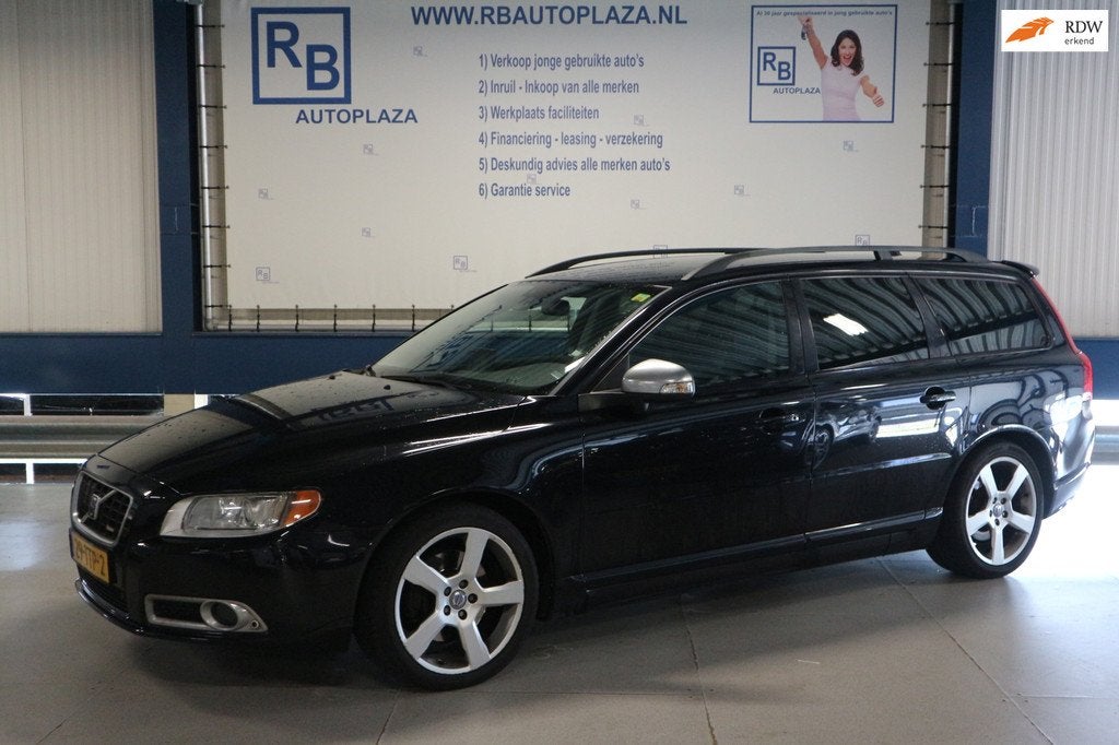 Volvo V70 2.4 D5 Summum / R-LINE / FULL SERVICE, Auto's, Volvo, Voorwielaandrijving, 15 km/l, Zwart, Euro 4