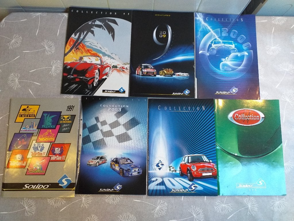 Burago/Solido/Revell catalogi., Ophalen of Verzenden, Zo goed als nieuw