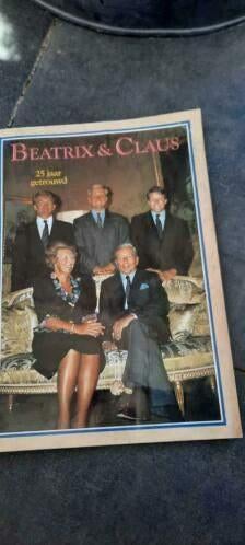 album van Beatrix en Claus 25 jaar getrouwd, Ophalen of Verzenden, Gebruikt, Nederland, Tijdschrift of Boek